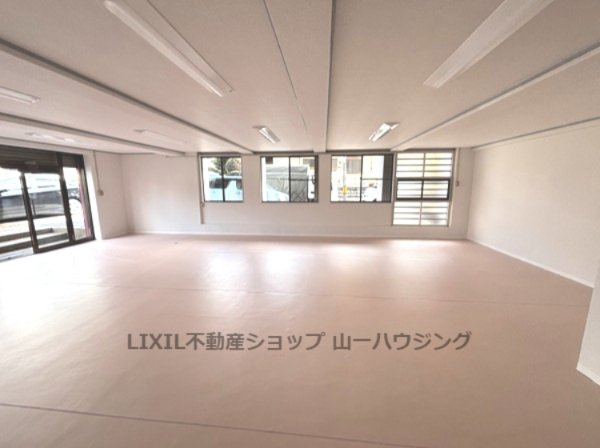 大塚ビル（植竹町１）の内装