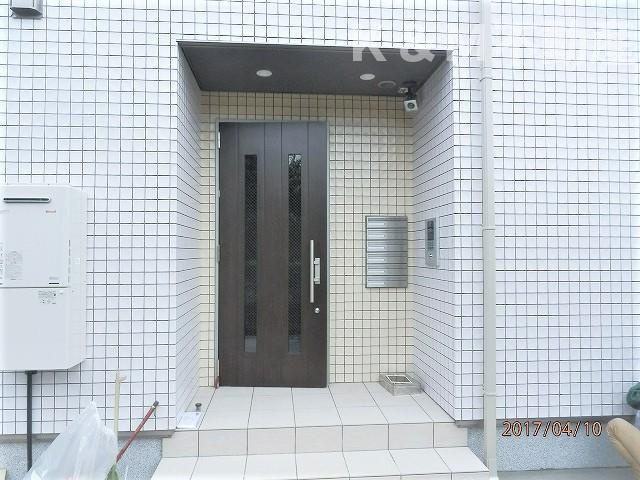 ラシーネ椿のエントランス|ゆとりのあるエントランスです