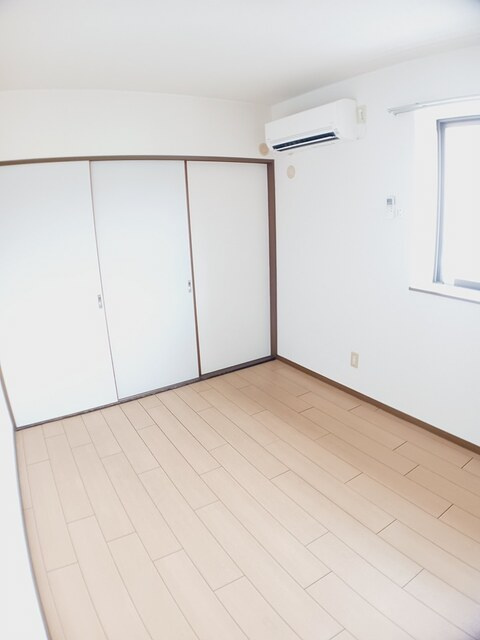 ミュゼ上町の居間・リビング|こちらの居間で趣味の時間をお楽しみください