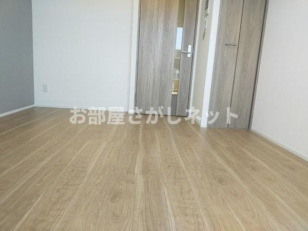 AZEST横濱関内【おとり物件なし】#学生・社会人にオススメ！初期費用分割払いOK！の居間・リビング