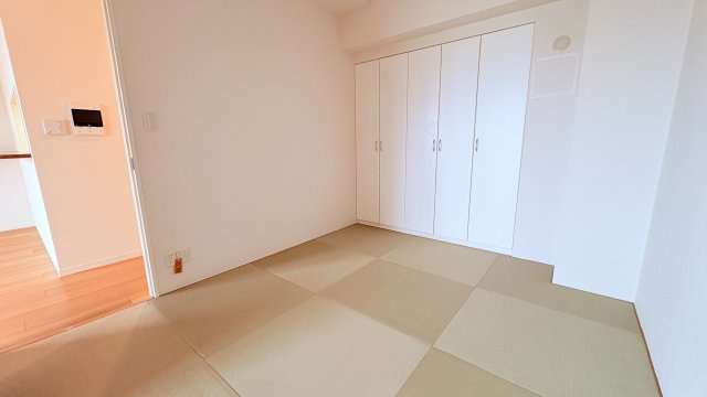 ★仲介手数料無料★グローリオタワー巣鴨（15階南西向き住戸・空室につき即入居可能）の和室