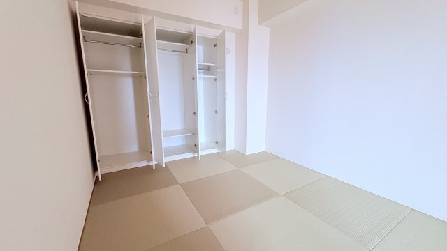 ★仲介手数料無料★グローリオタワー巣鴨（15階南西向き住戸・空室につき即入居可能）の和室