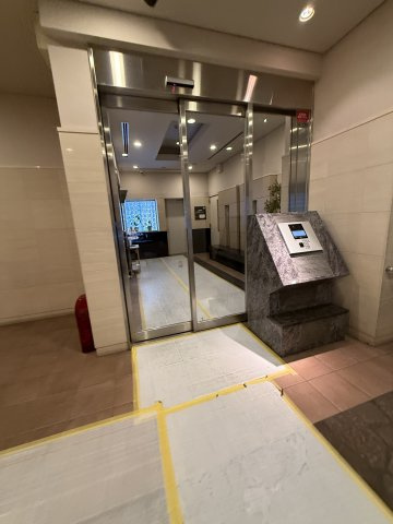 ★仲介手数料無料★グローリオタワー巣鴨（15階南西向き住戸・空室につき即入居可能）のエントランス