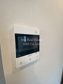 【設備】 | プレディアコート本町 | 居ながら訪問者を確認できます！モニタ付きインターホン！