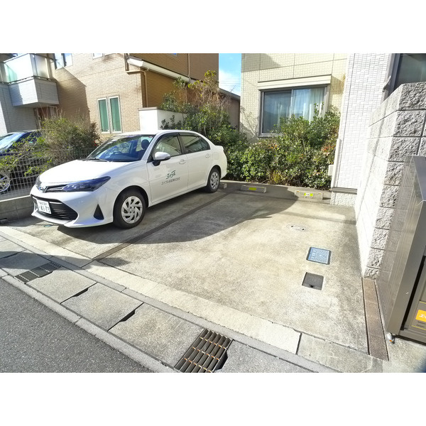 璃宮館の駐車場|別部屋の写真です♪