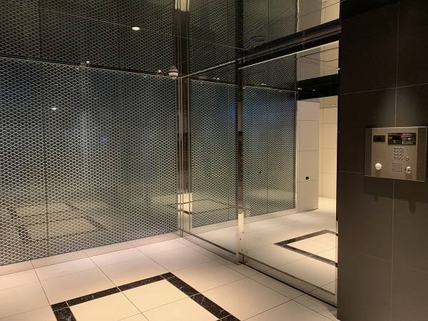 ジェノヴィア新宿御苑グリーンヴェール のロビー