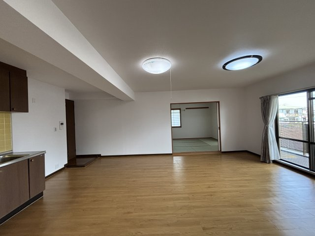 【居間・リビング】 | パストラルハイム白藤壱番館
