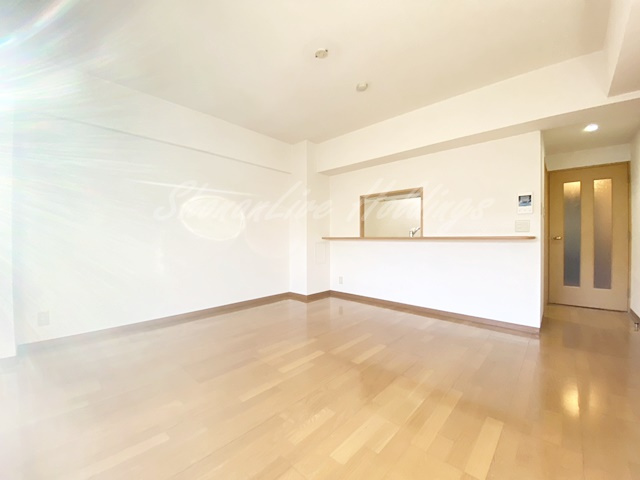 横浜市戸塚区戸塚町の賃貸マンションの居間・リビング