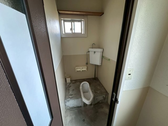 光市中央五丁目　貸店舗事務所のトイレ|和式から洋式へ変更予定
