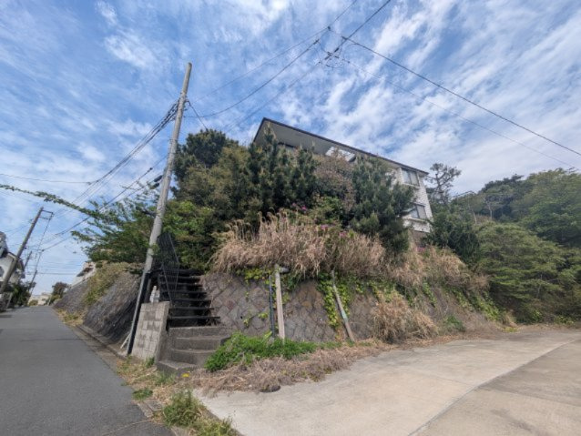 駅まで徒歩2分　高台　陽当たり良好の外観|高台