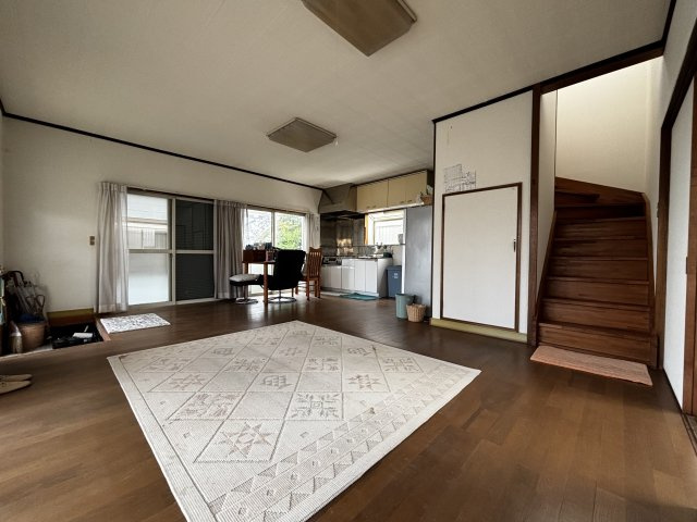 和田町花園　中古戸建の居間・リビング