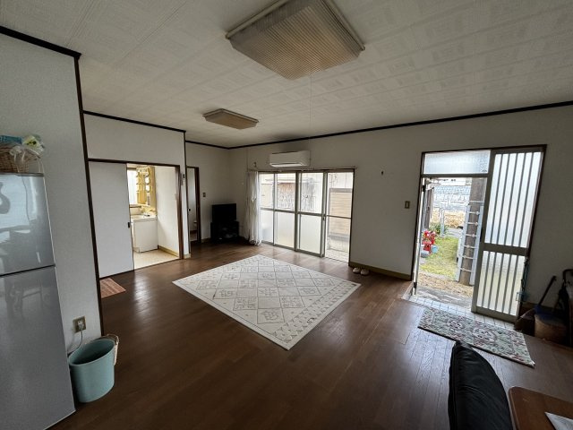 和田町花園　中古戸建の居間・リビング