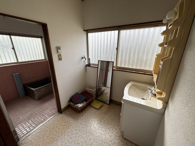 和田町花園　中古戸建の洗面所