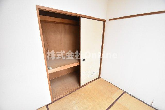 東大阪市若江西新町２丁目の賃貸マンションの収納