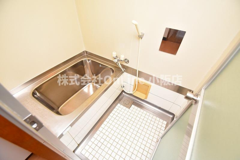 東大阪市玉串元町２丁目のアパートの浴室