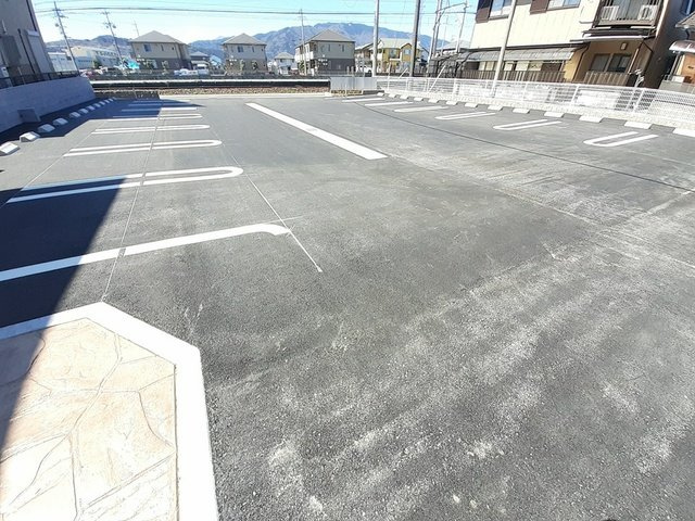 グローブ　Ｂの駐車場