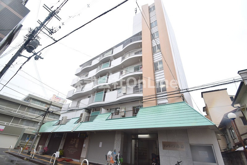 東大阪市小阪本町１丁目の賃貸マンションの外観