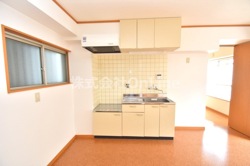 東大阪市小阪本町１丁目の賃貸マンションのキッチン