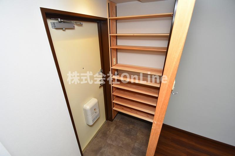東大阪市中小阪３丁目の賃貸マンションの玄関