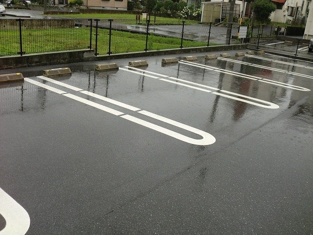 カーサ　ブローテＢの駐車場