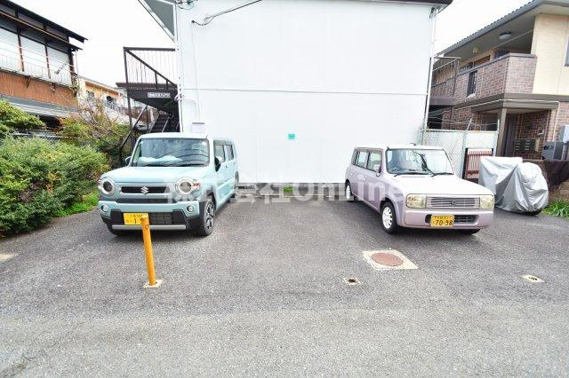 東大阪市吉松１丁目のアパートの駐車場