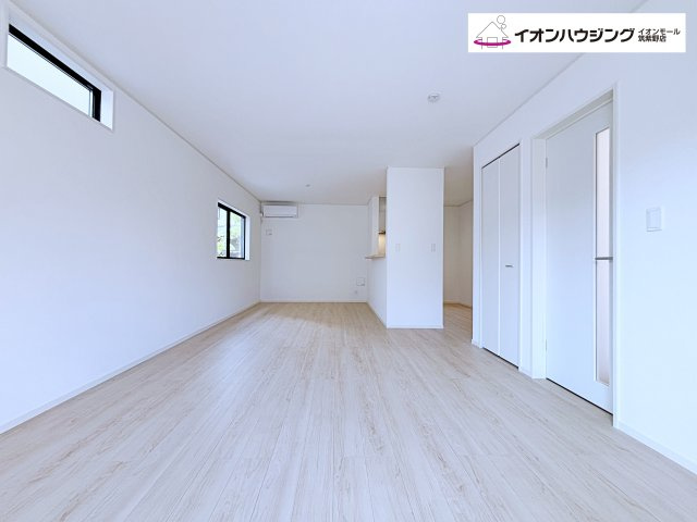 春日市紅葉ヶ丘西第８　2号棟