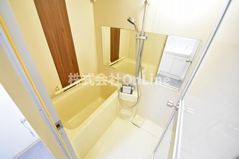 東大阪市友井５丁目の賃貸マンションの浴室