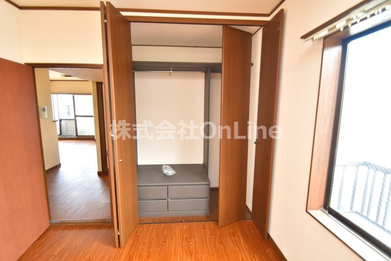東大阪市大蓮北１丁目の賃貸マンションの収納