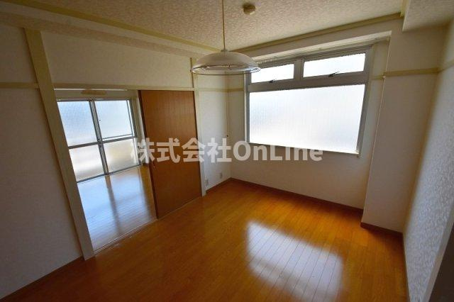 東大阪市大蓮北３丁目の賃貸マンションの洋室