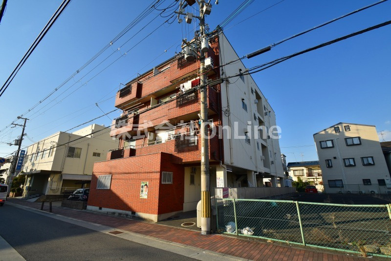 東大阪市大蓮北３丁目の賃貸マンションの外観