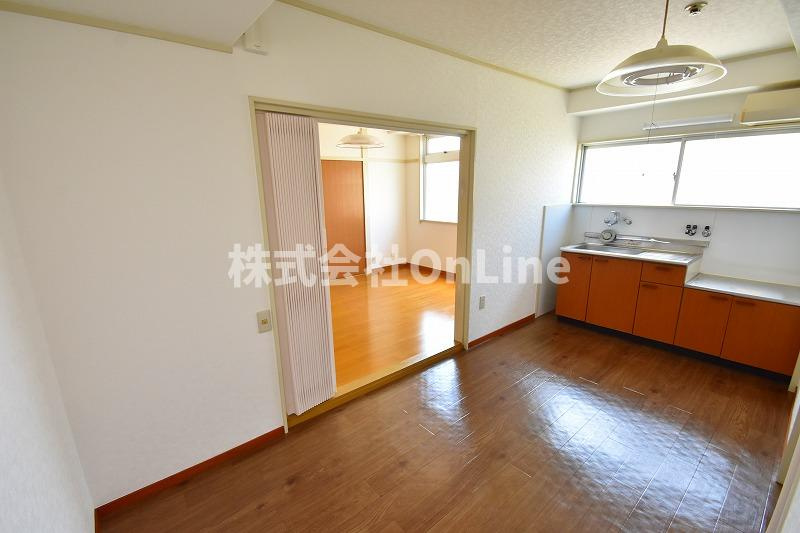 東大阪市大蓮北３丁目の賃貸マンションの居間・リビング