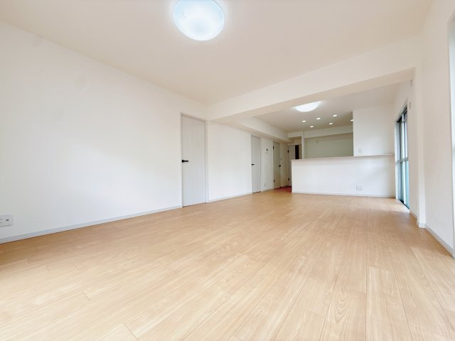 上前津中央マンションの居間・リビング|ゆったりとしたリビングです