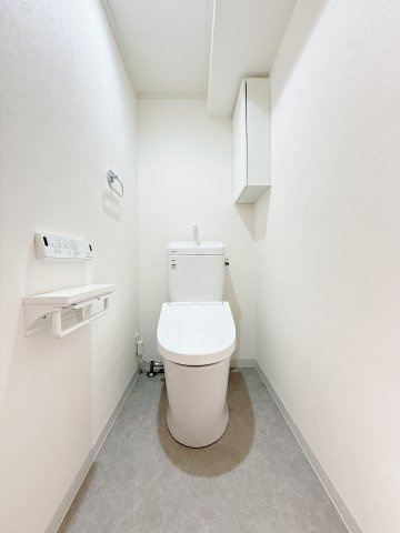 上前津中央マンションのトイレ|ゆったりとした空間のトイレです
