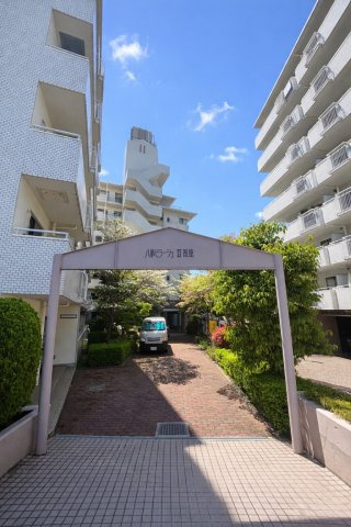 荘苑八事ビラージュ二番館の外観|エントランス外観♪