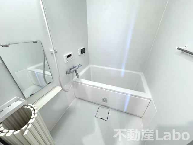 ピーススクエア住吉Aの浴室