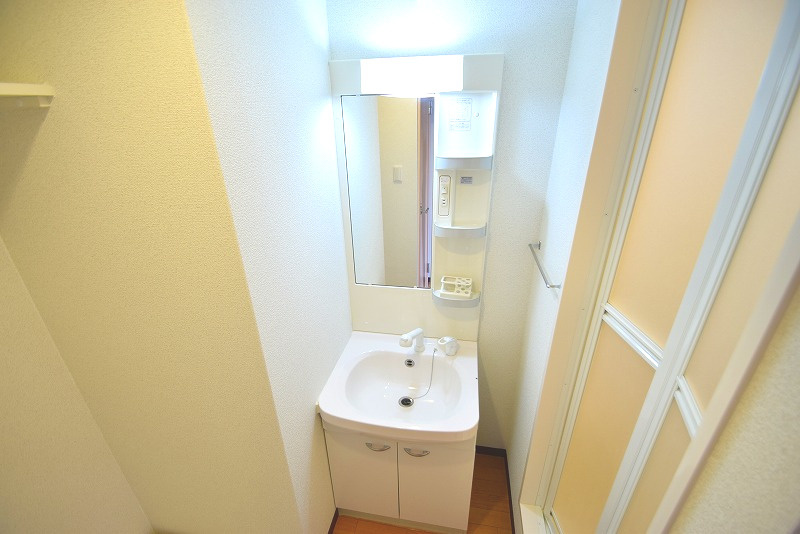 東大阪市足代北２丁目の賃貸マンションの独立洗面台