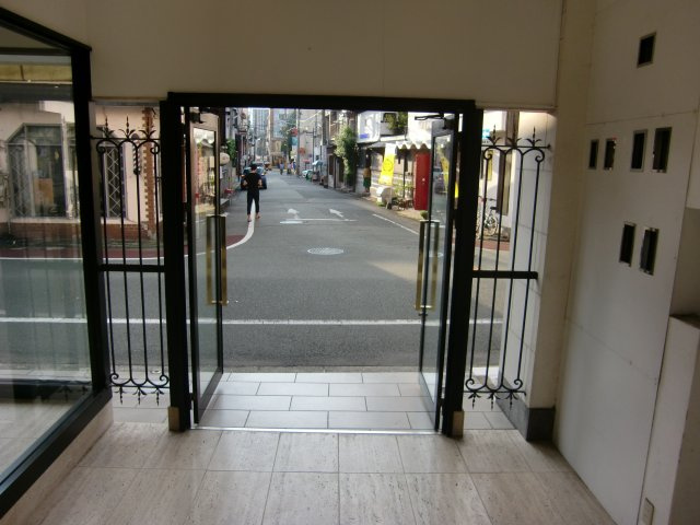 熊本市中央区南坪井町の店舗一部のロビー
