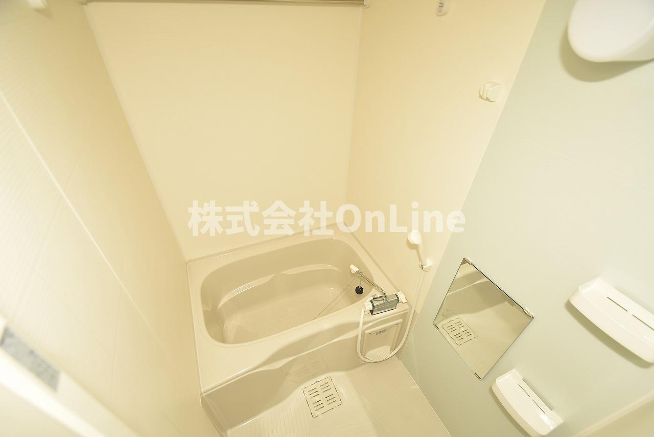 東大阪市小若江１丁目のアパートの浴室
