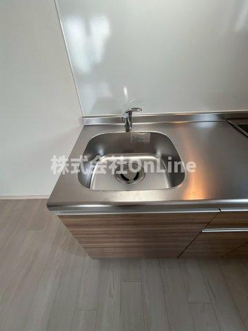 東大阪市近江堂３丁目のアパートのキッチン