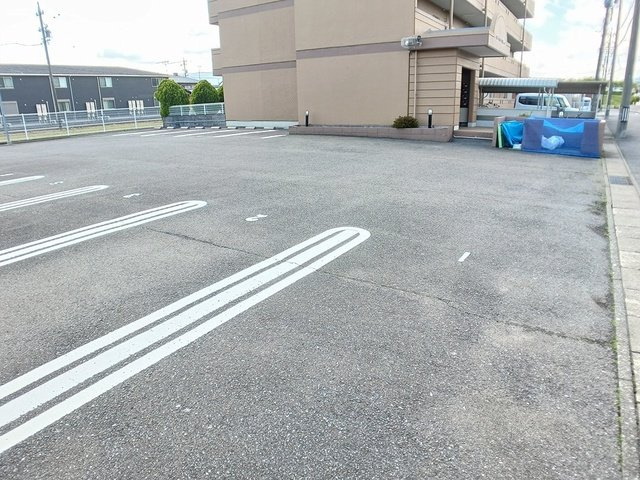 リバーサイドＷｉｌｌｏｗの駐車場