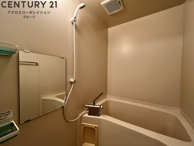 コンパクトで使いやすいお風呂です