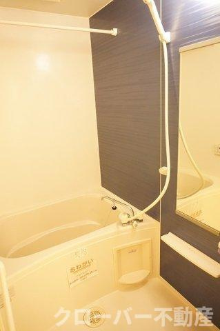 キャッツコート鶴市の浴室