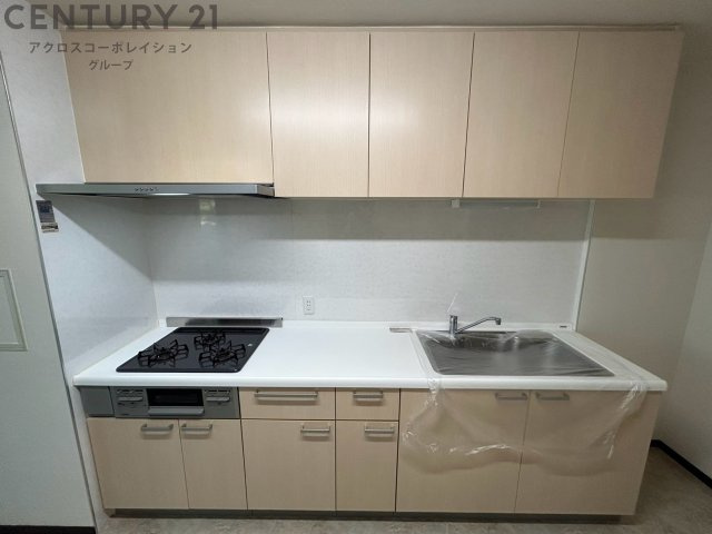 3口ガスコンロ付で機能的なキッチンです！