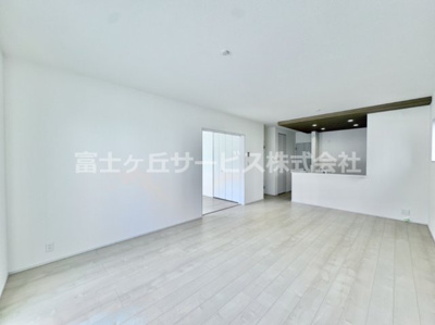 【居間・リビング】 | 浜松市中央区舞阪町舞阪 新築一戸建て | ＬＤＫです
