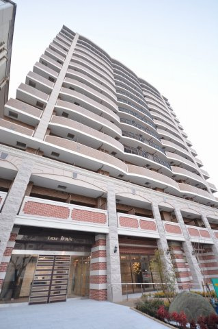 ラグゼ難波南の外観