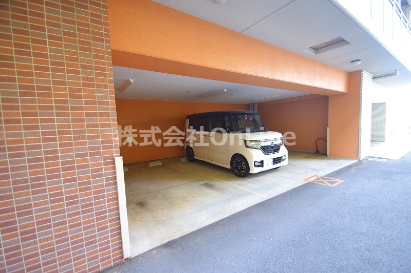 M’プラザ小阪駅前の駐車場