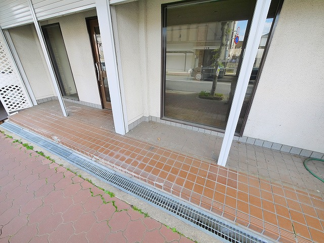 埜田マンションの周辺