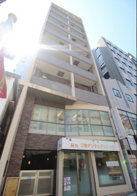 港区三田３丁目の賃貸マンションの外観
