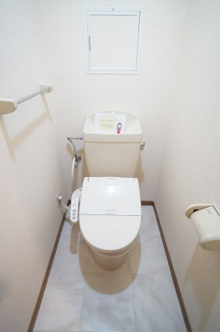 ル・モンテストＳのトイレ|落ち着いた色調のトイレです