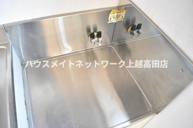 ウイングヒルズＢ棟のキッチン|コンロ置場
